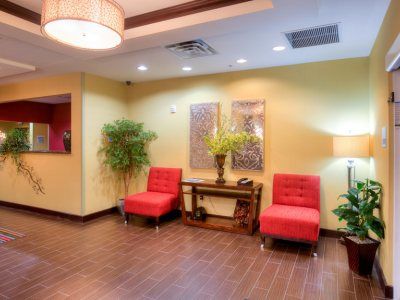 Express And Elk By Ihg 3*