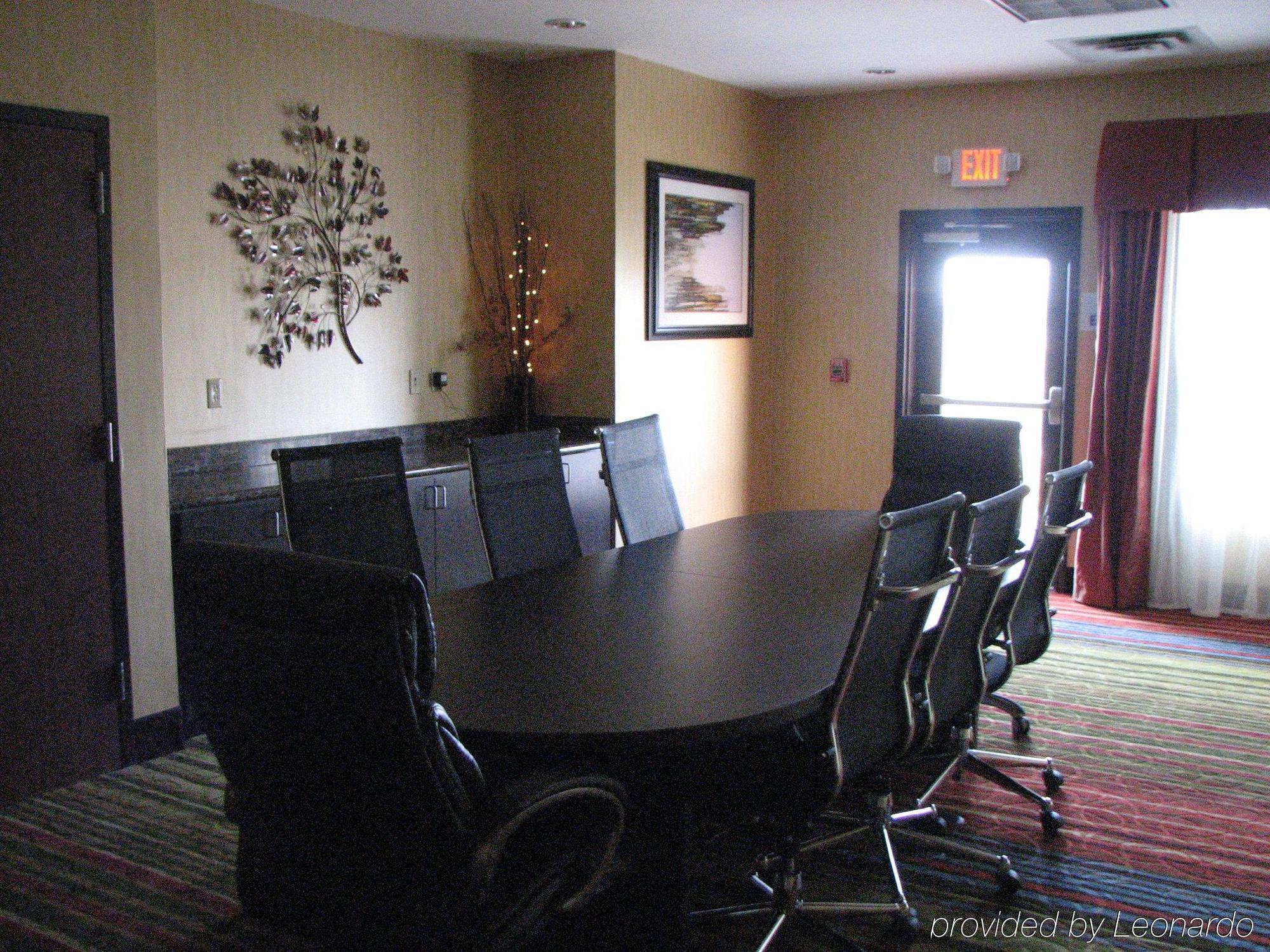 Express And Elk By Ihg 3*